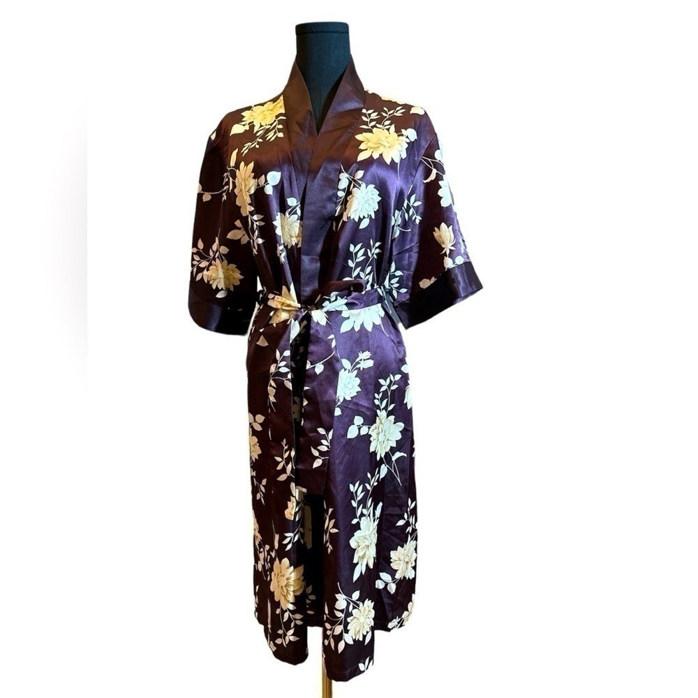 Romantique Purple Floral Satin‎ Kimono Robe Short Sleeve Tie Waist Size Medium